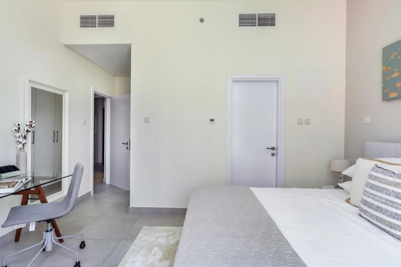 Guestready - Luxury Haven At Marina Arcade Apartment Dubai