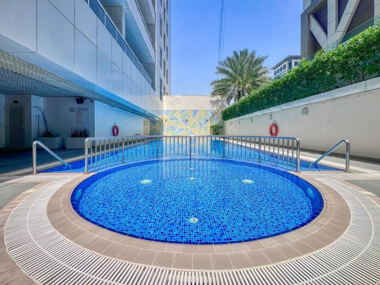 Guestready - Luxury Haven At Marina Arcade Apartment Dubai