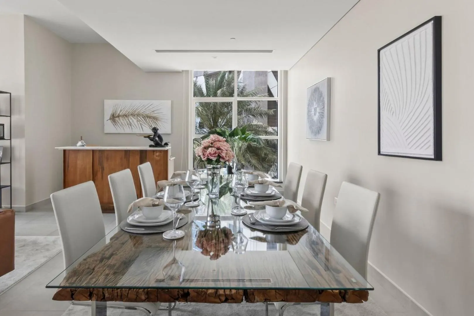 Guestready - Luxury Haven At Marina Arcade Apartment Dubai